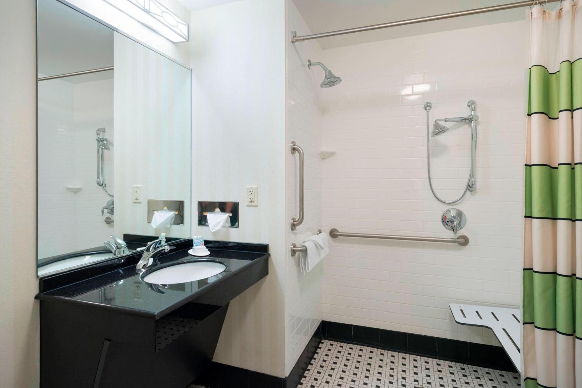 Fairfield Inn & Suites Huntingdon Raystown Lake Bagian luar foto